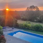 Au De La Butte