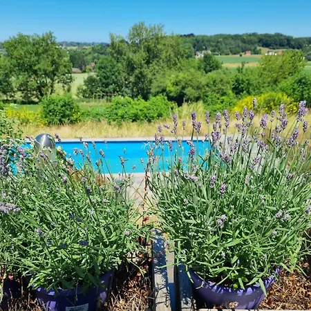 Au De La Butte Holiday home *